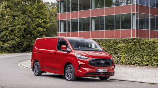 TRANSIT_CUSTOM_LIMITED_VAN_EXTERIOR_01.jpg